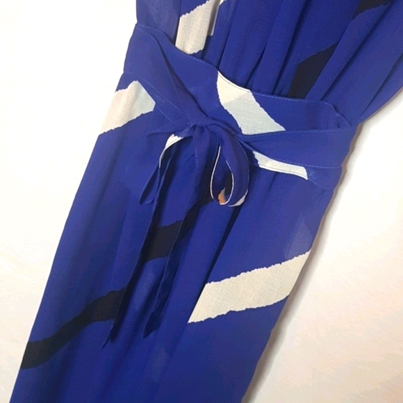 Vintage Midi length Dress with waist tie. - Picture 2 of 7